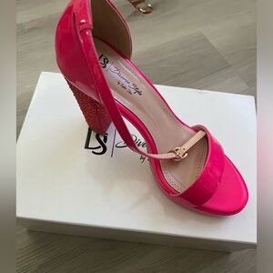 Diverse Rhinestone hot pink heels